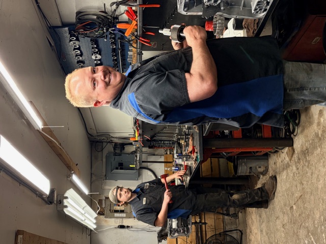 Advanced Transmission Centre is a full service mechanic shop.