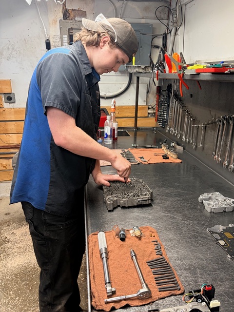 Advanced Transmission Centre can help with your vehicle differential issues.