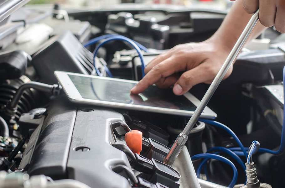 Advanced Automatic Transmission Centre in West Kelowna offers electronic diagnostics services for your car, truck and SUV.